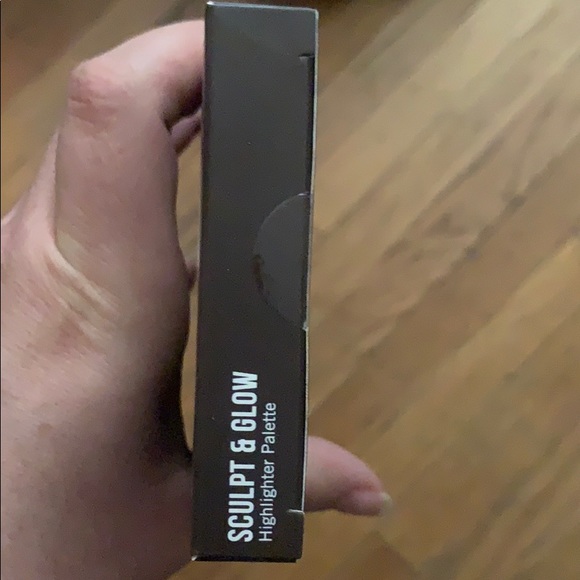 Models Own Sculpt & Glow Highlighter Palette, - Picture 3 of 5